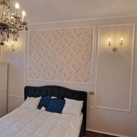 Uvs Central Luxury Apartment Oradea Exterior photo