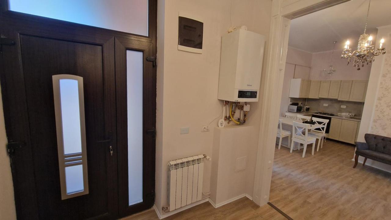 Uvs Central Luxury Apartment Oradea Exterior photo