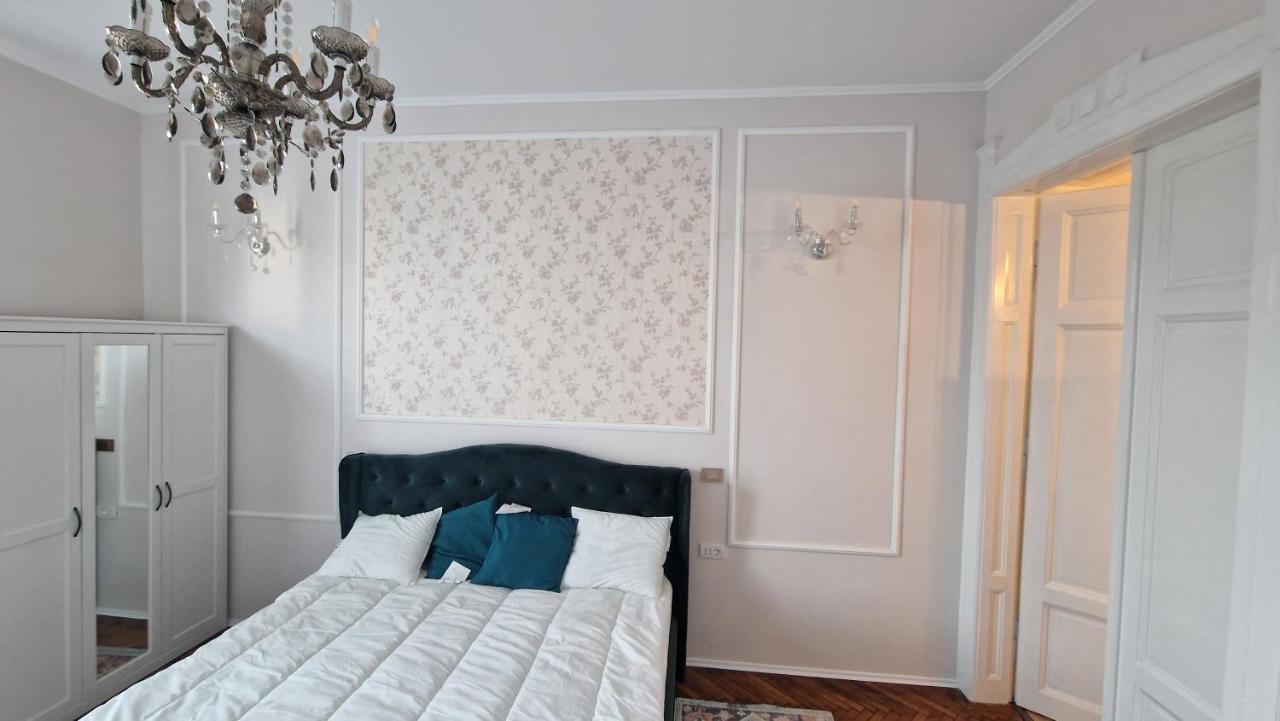 Uvs Central Luxury Apartment Oradea Exterior photo